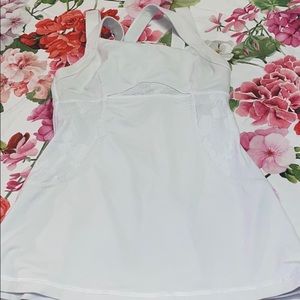 Lululemon tanktop with bra support size 2/4 xsmall